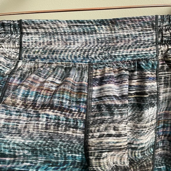 Lululemon Hotty Hot 4” Lined Shortin Digital Oasis Gray Multi Navy - Picture 9 of 14